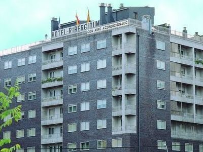 Husa Hotel Bergidum Понферрада Экстерьер фото